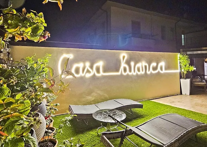 Casa Blanca - Terrace Lounge